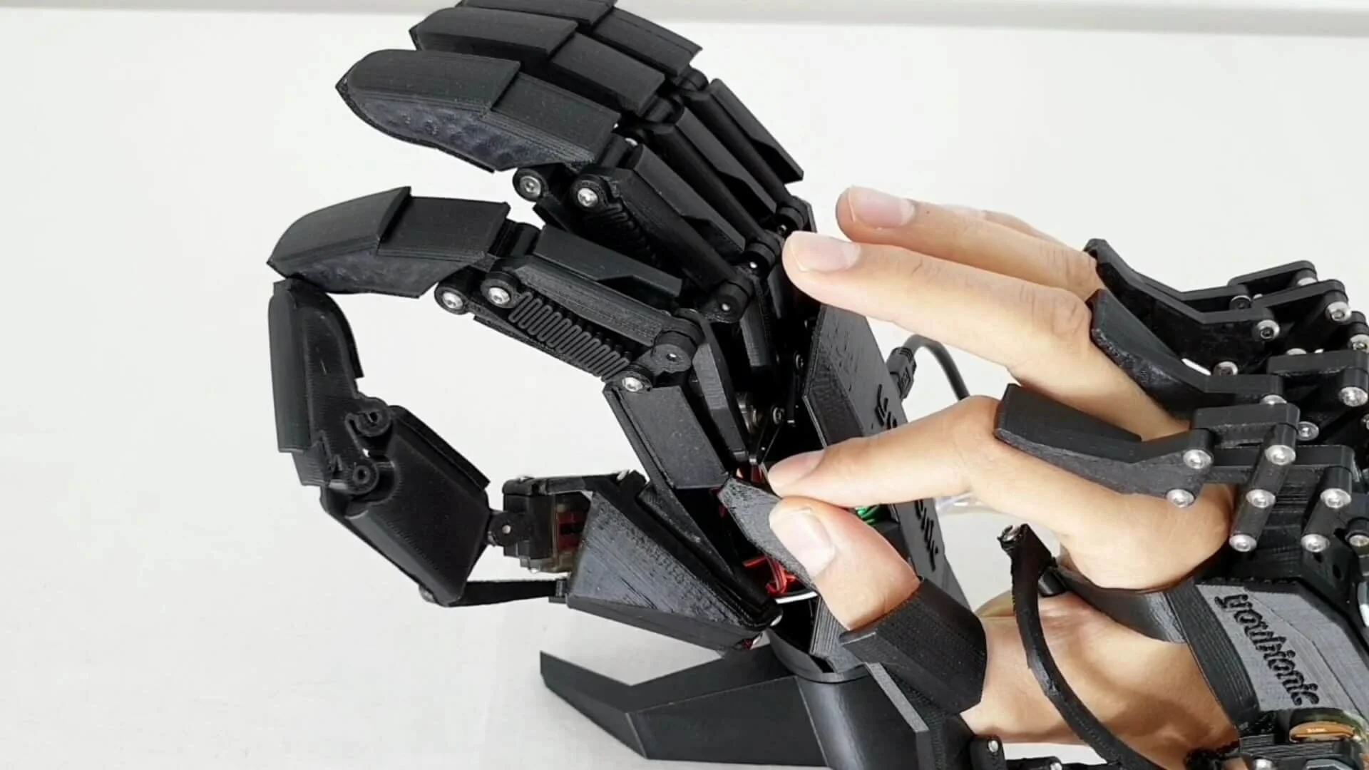 Hand Exohand — Youbionic